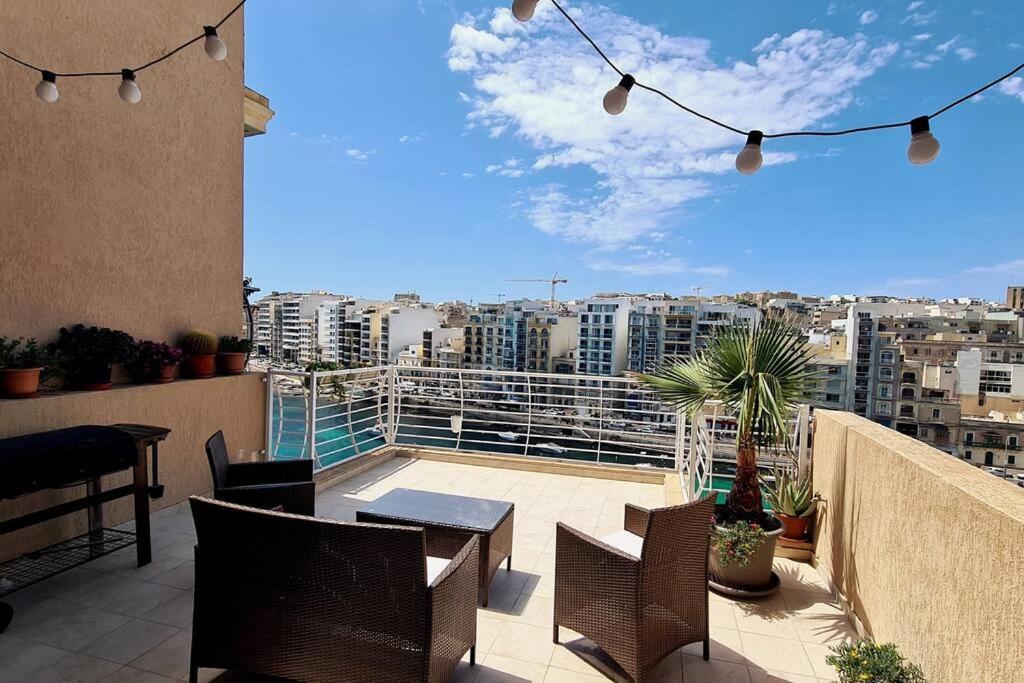 2 Bedroom Seafront Duplex Penthouse In The Heart Of Spinola Bay San Ġiljan Exterior foto